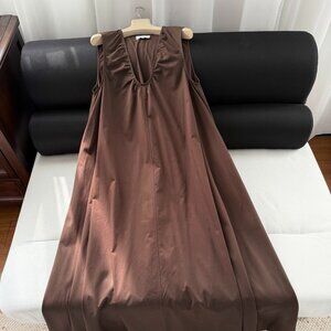 DISSH U-neck sleeveless dress